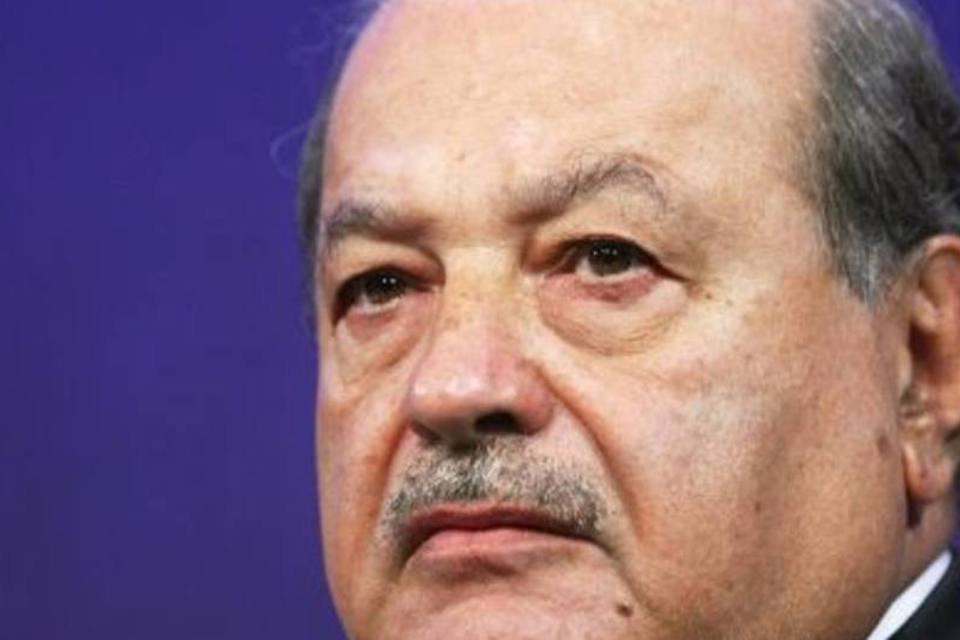 Carlos Slim decide fundir Embratel e Claro, diz jornal