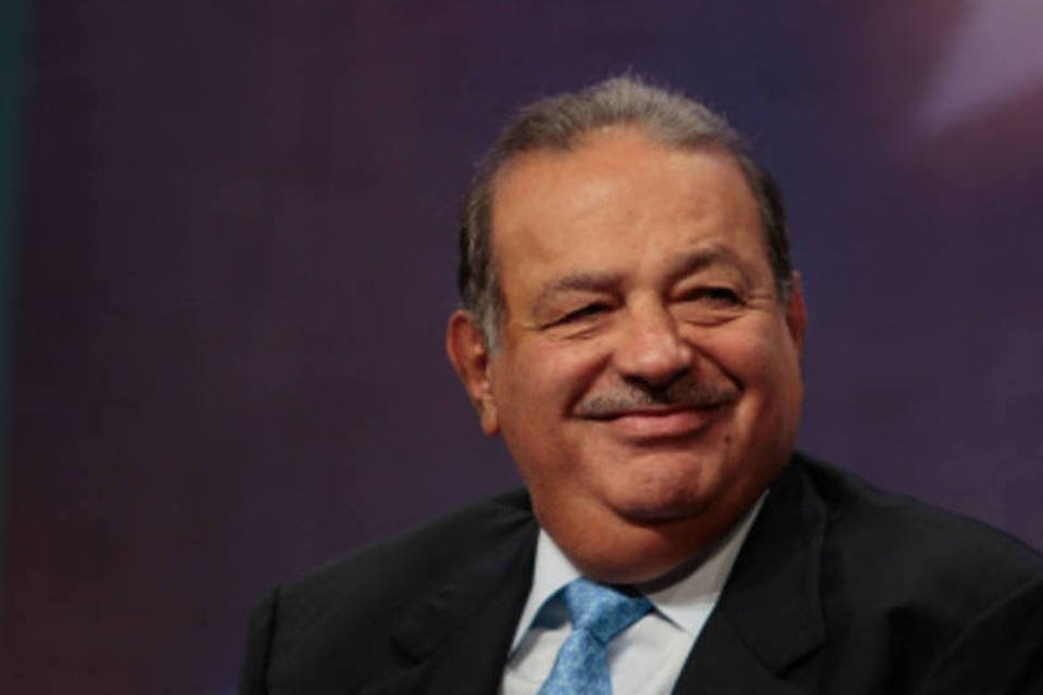 Carlos Slim vive com salário de US$ 24 mil por mês, segundo seu biógrafo