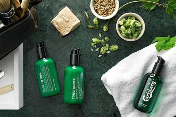 Carlsberg: marca de cerveja criou linha de barbear para homens (Reprodução)