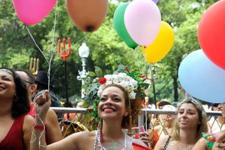 
	Carnaval: pesquisa mostrou que a maioria dos brasileiros beberam cerveja durante a folia - e a marca preferida foi Skol
 (Tânia Rêgo / Agência Brasil)