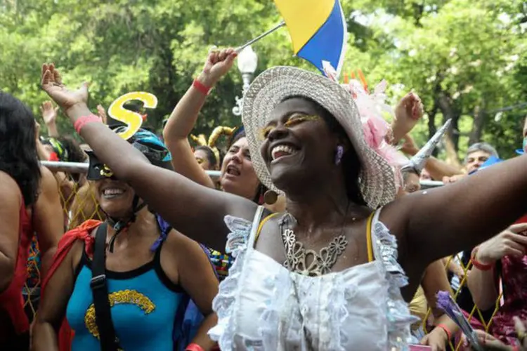 
	Carnaval: al&eacute;m da programa&ccedil;&atilde;o oficial, h&aacute; outros blocos que saem sem autoriza&ccedil;&atilde;o da prefeitura, como o Mulheres Rodadas
 (Tânia Rêgo / Agência Brasil)