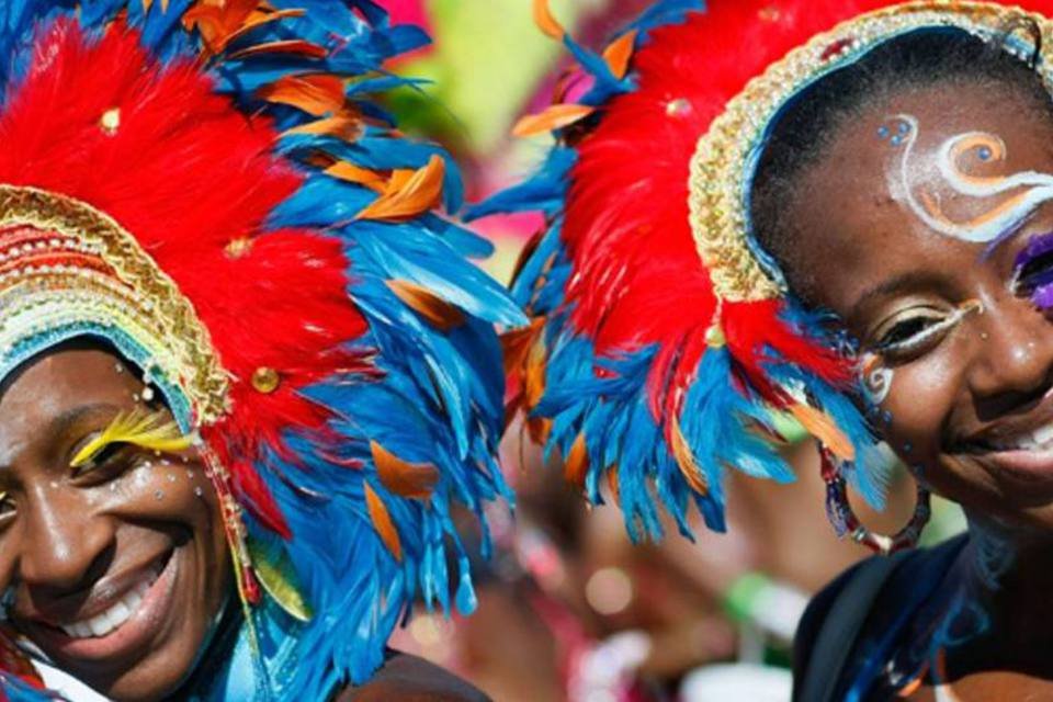 Carnaval de Miami quer recorde por maior bandeira do mundo