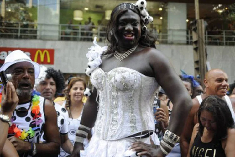 Comemorando os 449 anos da cidade do Rio de Janeiro, um dos mais antigos blocos, o Bola Preta, abriu ontem (1º) o carnaval de rua carioca (Tomaz Silva/Agência Brasil)