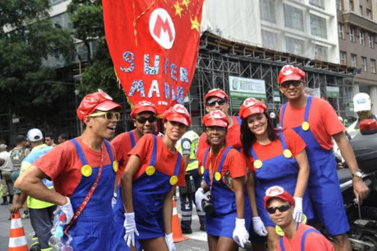 Comemorando os 449 anos da cidade do Rio de Janeiro, um dos mais antigos blocos, o Bola Preta, abriu ontem (1º) o carnaval de rua carioca (Tomaz Silva/Agência Brasil)