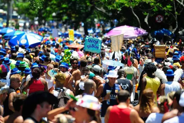 
	Bloco de carnaval: o Zika v&iacute;rus foi encontrado de forma ativa na saliva
 (Tânia Rêgo/Agência Brasil)