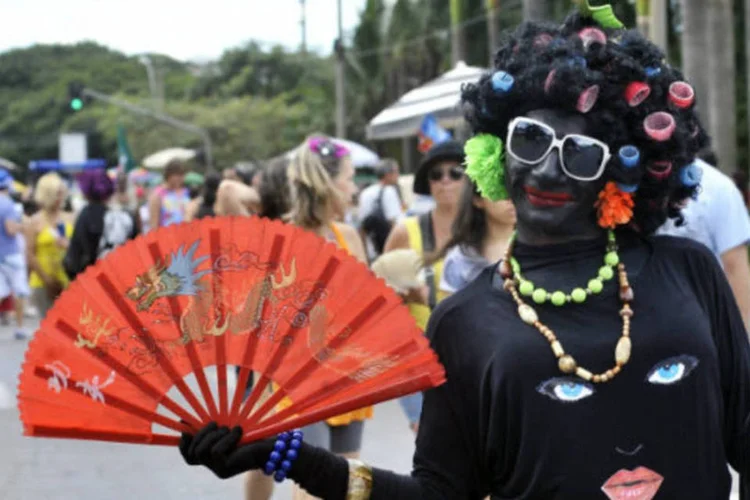 
	Carnaval de rua em Bras&iacute;lia: para algumas marcas essa &eacute;poca significa tempo de anunciar e aumentar as vendas de seus produtos
 (José Cruz/ABr)