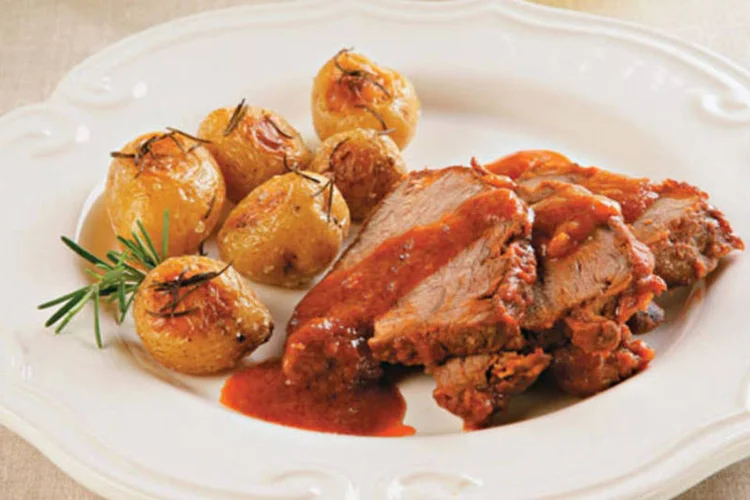 Carne com batatas (Codo Meletti / Delícias da Calu)