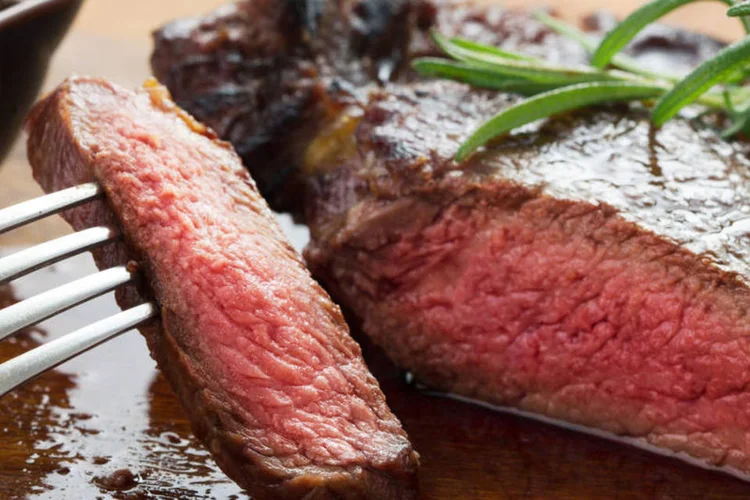 Carne vermelha: hospitais e unidades de saúde ficam de fora da proibição (foto/Thinkstock)