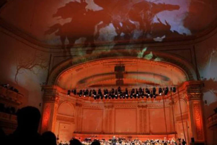 Orquestra se apresenta no Carnegie Hall: o festival vai ser concluído com três concertos da Orquesta Sinfônica Simón Bolívar dirigida por Gustavo Dudamel (©AFP / Stan Honda)