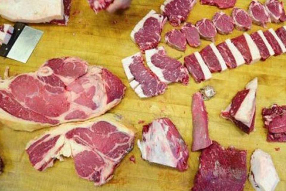 Abate de bovinos cai 1,6% em 2011, segundo IBGE