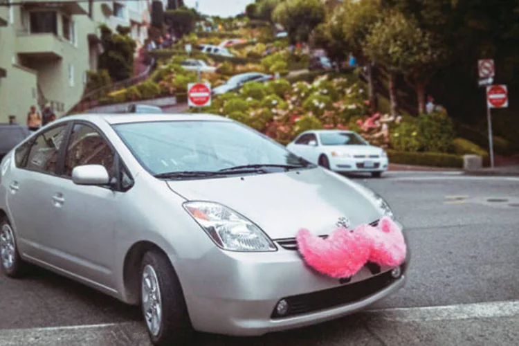 
	Carro de motorista conveniado da Lyft: Evan Cohen, ex-executivo do Foursquare, se juntou ao Lyft h&aacute; cerca de uma semana
 (Divulgação)
