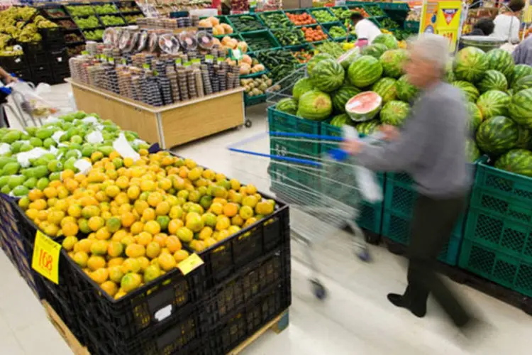 Compras no supermercado: mercado acredita que inflação em 2011 deve ser maior que 4,5% (Daniela Toviansky/EXAME.com)