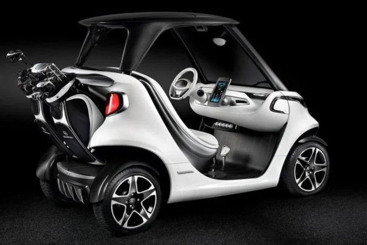 Carrinho de golfe Mercedes-Benz: traseira tem espaço para carregar as mochilas com tacos, entre outros componentes (Divulgação)