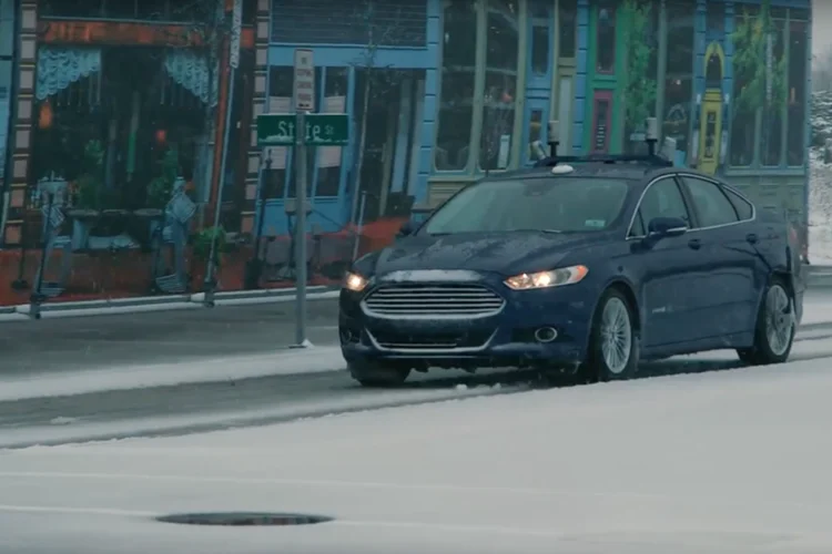 
	Carro aut&ocirc;nomo da Ford: montadoras tentam conquistar gera&ccedil;&atilde;o Y e apelam para inova&ccedil;&otilde;es tecnol&oacute;gicas
 (Reprodução/YouTube/Ford)