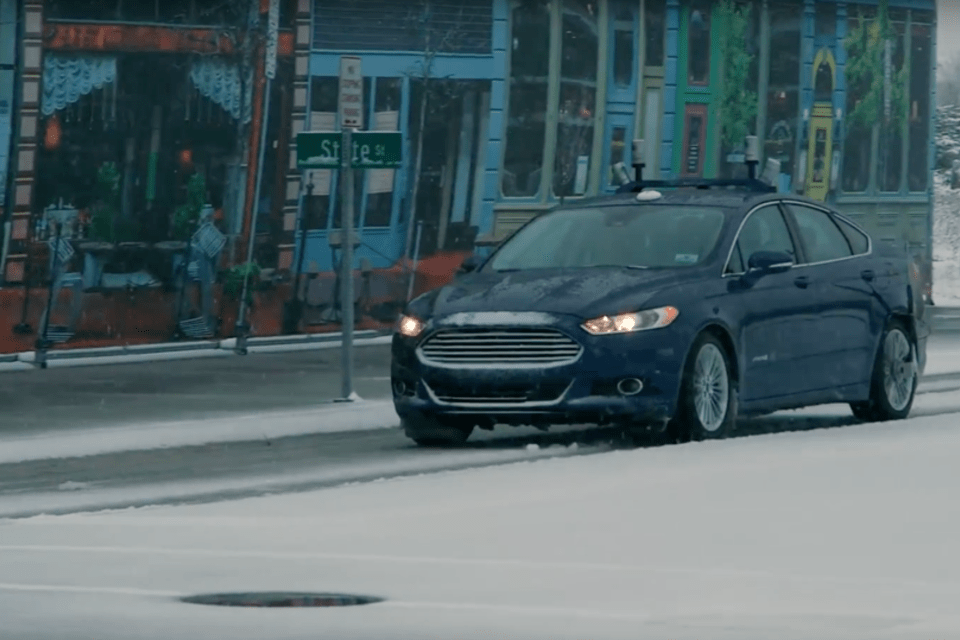 Ford mostra carro sem motorista que anda na neve