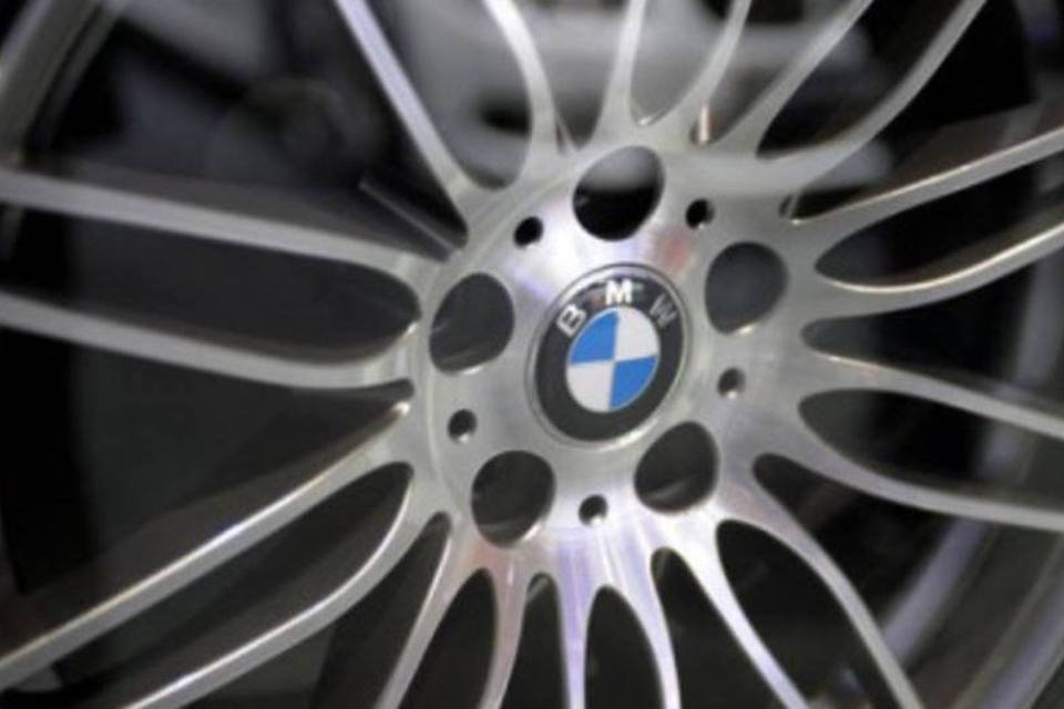 BMW anuncia recall de 350.000 veículos