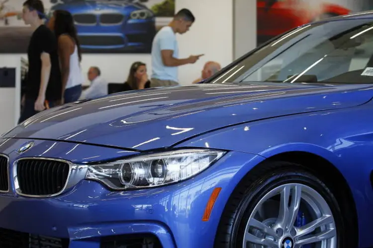 Novo BMW 428i em uma concessionária da montadora em Santa Ana, na Califórnia (Patrick T. Fallon/Bloomberg)
