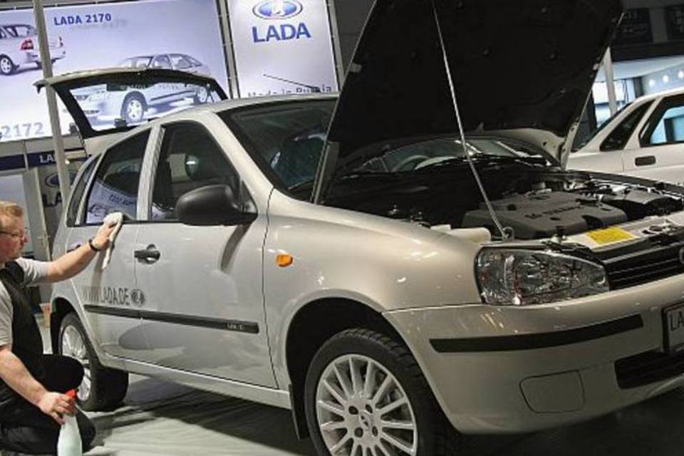 Renault-Nissan assume controle da Lada