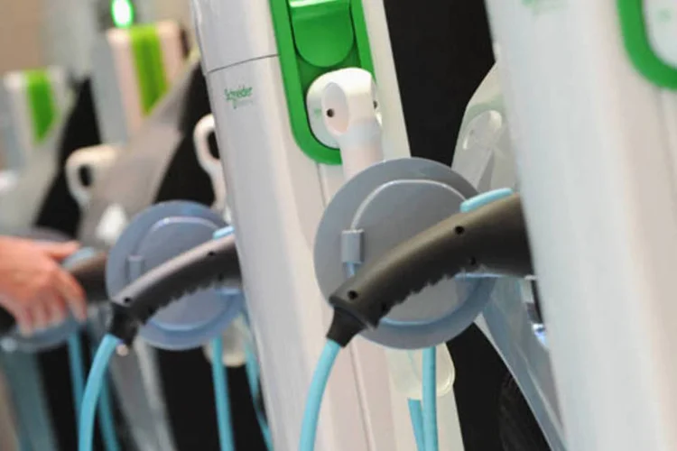 As duas companhias são parceiras desde o ano passado, quando a Petrobras Distribuidora realizou o abastecimento do primeiro veículo 100% elétrico produzido em larga escala no mundo (Getty Images)
