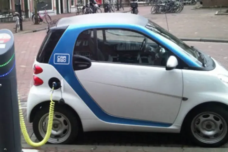 
	Carro el&eacute;trico: no ano passado, as vendas de carros el&eacute;tricos na Alemanha somaram cerca de 7.600 unidades
 (lhirlimann/Creative Commons)