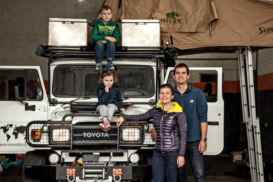 Casal roda o mundo em Bandeirante para educar os filhos