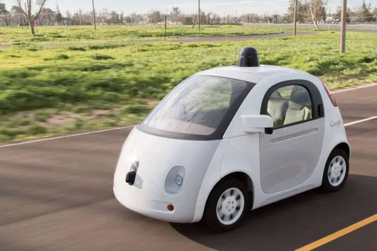 
	Carro aut&ocirc;nomo do Google: ser&aacute; deveriam ensinar os carros a cometerem infra&ccedil;&otilde;es de tempos em tempos para evitar problemas?
 (Divulgação/Google)
