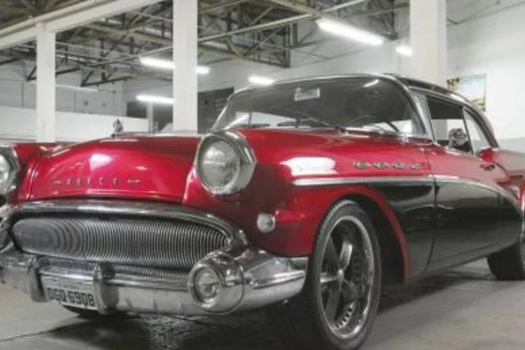 Carros antigos: seguros mais caros devido aos custos de reparo (.)