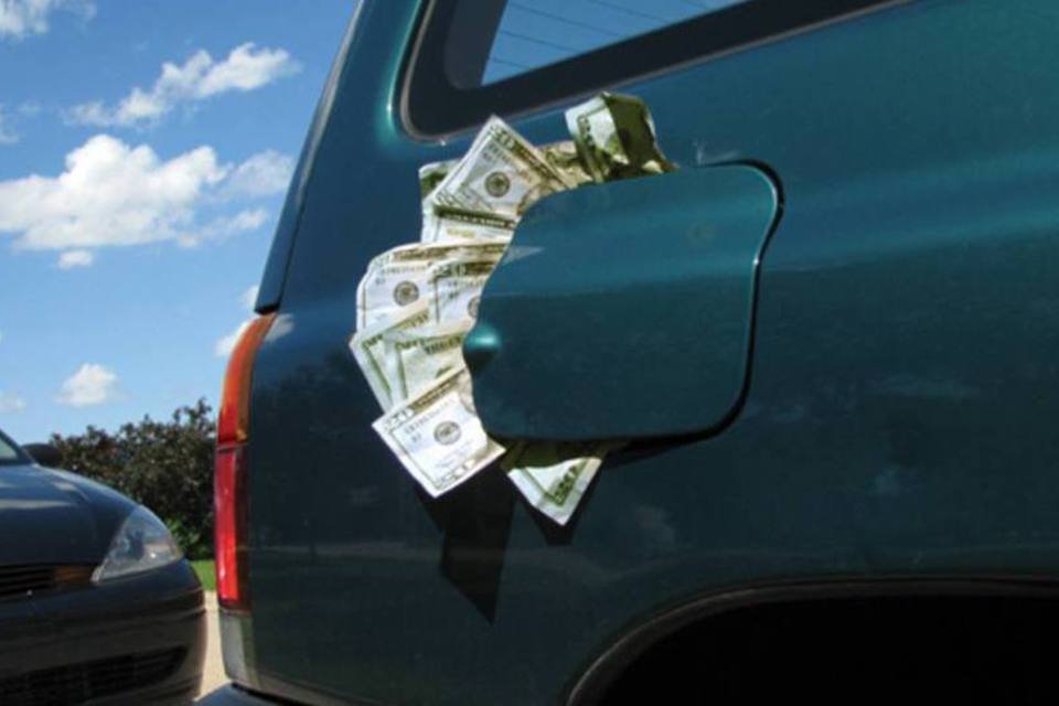 Os 10 países onde o preço da gasolina mais pesa no bolso