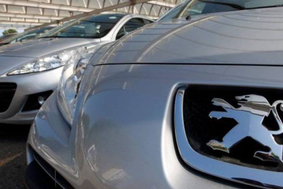 Vendas globais da Peugeot Citroën caem 17% em 2012