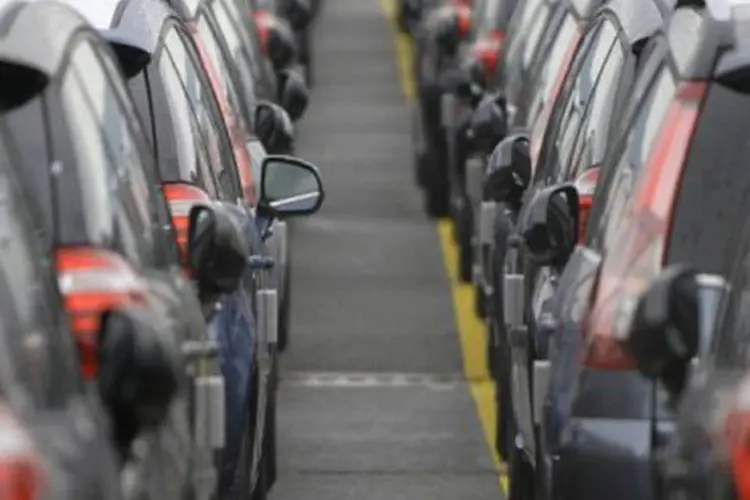 Estima-se que pelo menos 2 mil carros podem ter sido levados irregularmente do Brasil (Miguel Riopa/AFP)