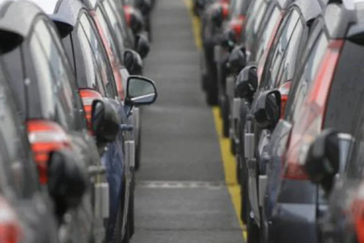 No total, 808.059 carros foram emplacados durante o ano passado
 (Miguel Riopa/AFP)