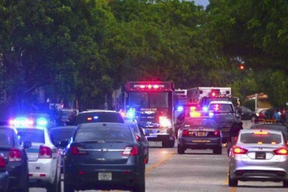 Sete mortos em tiroteio em prédio residencial em Miami