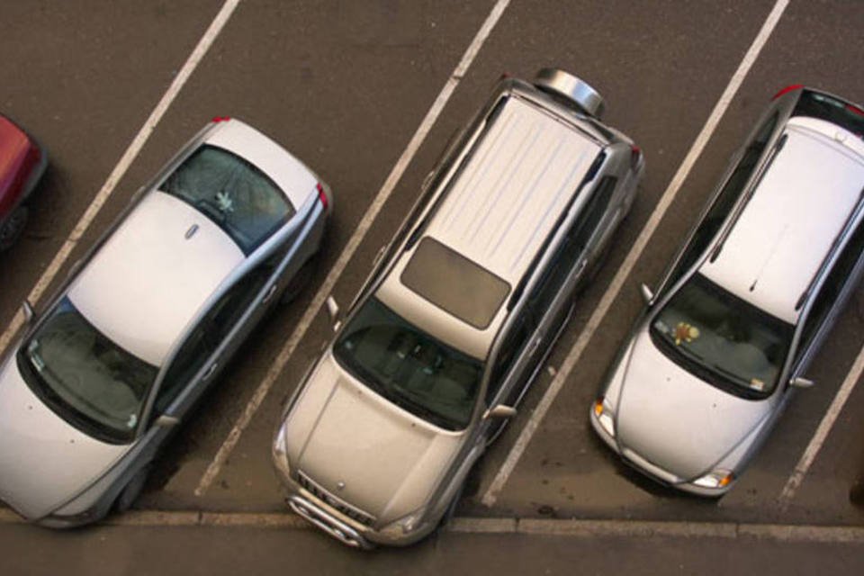 Mulheres estacionam melhor do que homens, diz pesquisa