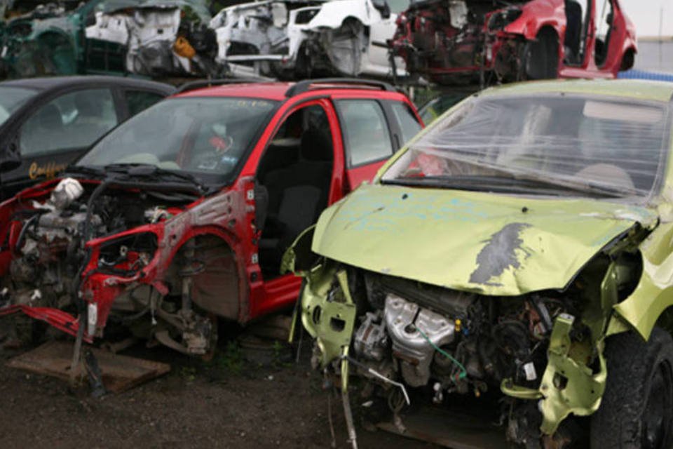 Polícia prende quadrilha que roubava 300 carros por mês