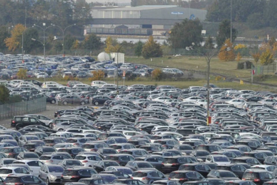 Produção de veículos cai 5,3% em novembro vs outubro
