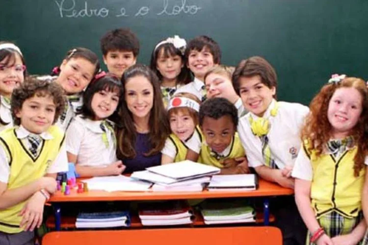 
	Elenco da novela Carrossel: o concurso &ldquo;Dia das Crian&ccedil;as: voc&ecirc; nos est&uacute;dios de Carrossel&rdquo; acontece at&eacute; o pr&oacute;ximo domingo
 (Divulgação / SBT)