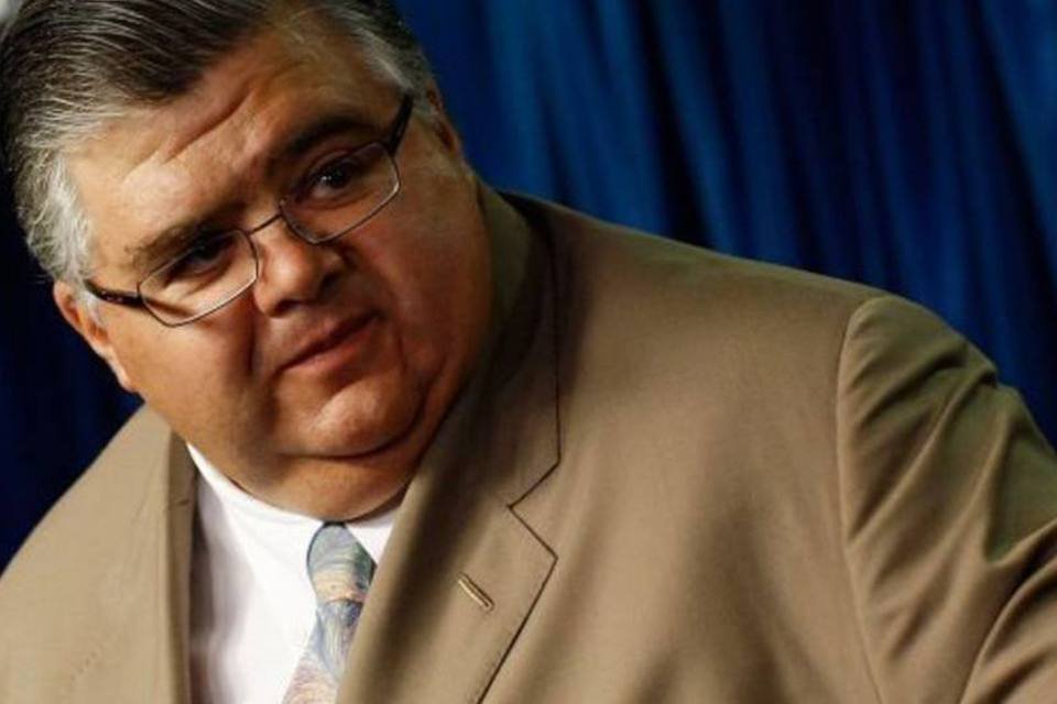 Derrotado no FMI, Carstens aponta incoerência de instituições