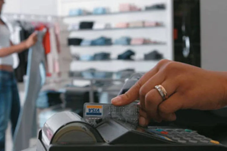 Hoje 3,5 milhões de micro e pequenas empresas ainda não trabalham com cartão de crédito (.)