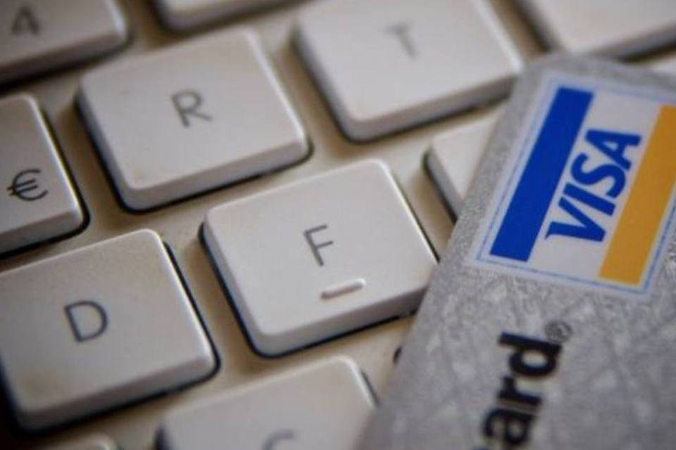 Polícia Federal realiza operação contra fraudes bancárias online
