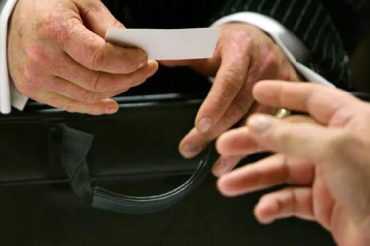 
	As modifica&ccedil;&otilde;es n&atilde;o s&atilde;o apenas fruto de maior exig&ecirc;ncia por resultados. As companhias t&ecirc;m contratado cada vez mais trainees e n&atilde;o h&aacute; vagas de gerente para todos assim que o programa se encerra.
 (Justin Sullivan/Getty Images)