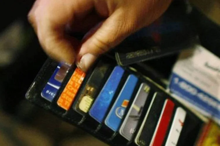 Cartão pré-pago agora pode ser carregado em até 8 moedas diferentes