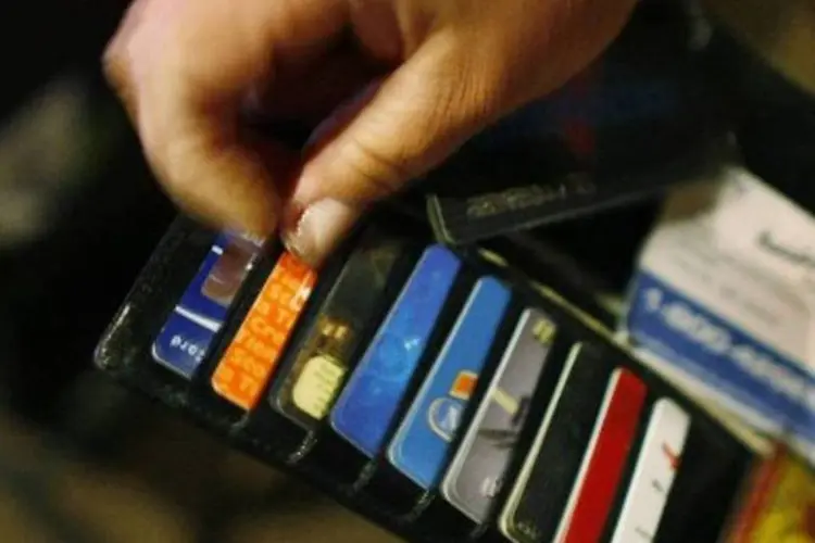 Cartão de crédito: facilidade de uso e risco de endividamento caminham lado a lado