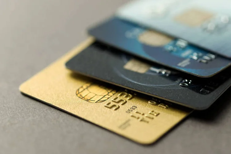 
	Cart&atilde;o de cr&eacute;dito: na compara&ccedil;&atilde;o mensal, a taxa passou de 14,56% ao m&ecirc;s em janeiro para 14,72% em fevereiro
 (Thinkstock)