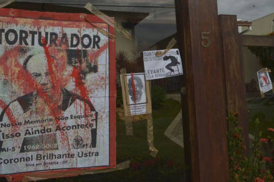 Justiça de SP rejeita denúncia contra coronel Ustra