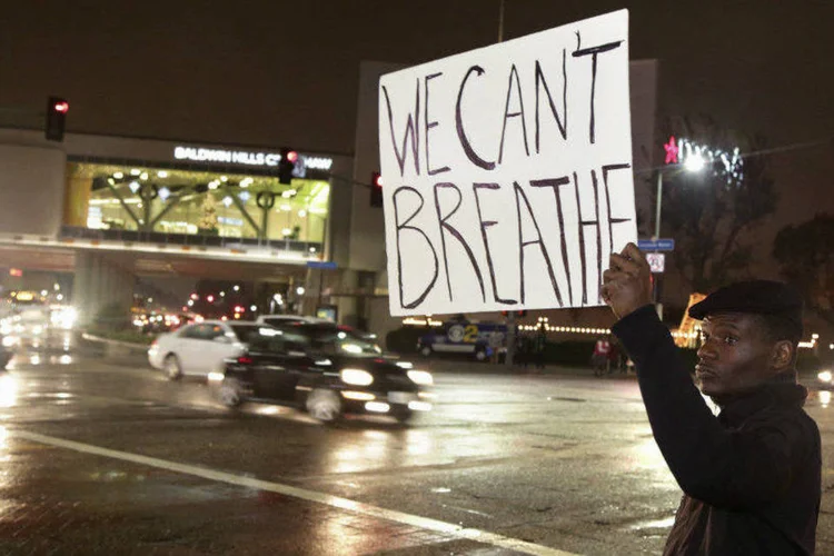 
	Protesto: pol&iacute;cia de Londres disse que um pequeno grupo se desvencilhou do protesto principal, na quarta &agrave; noite, e tentou invadir o shopping Westfield
 (Jonathan Alcorn/Reuters)