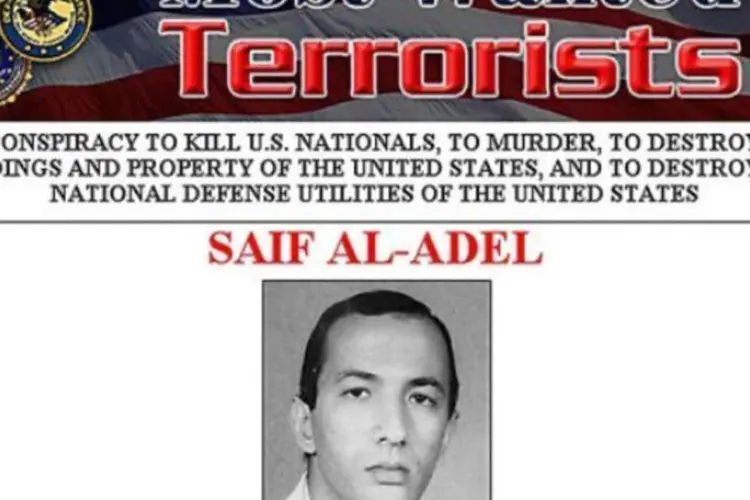 Cartaz do FBI exibe uma fotografia de Saif Al-Adel (AFP/FBI/File)