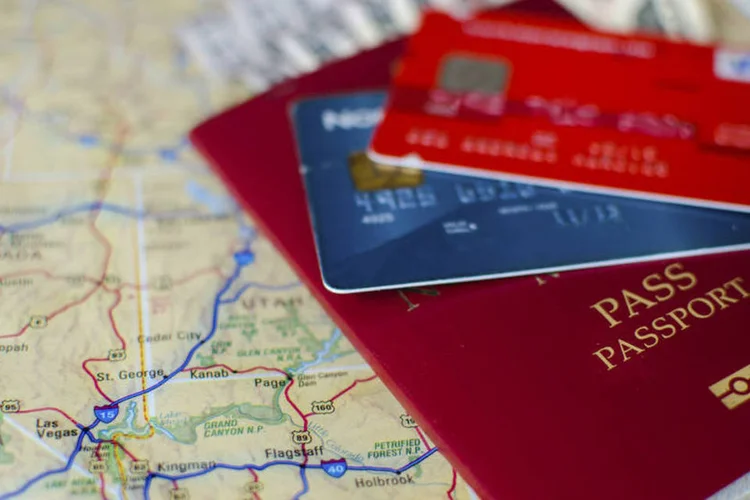 
	Cart&otilde;es de cr&eacute;dito e passaporte: Pesquisa da associa&ccedil;&atilde;o de consumidores Proteste inclui 63 produtos oferecidos por sete bancos
 (Sakkawokkie/Thinkstock)