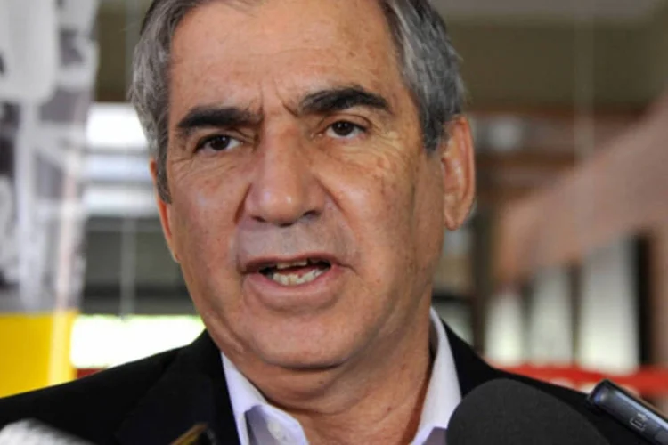 
	Gilberto Carvalho: ele evitou comentar entrevista de Lula a uma tev&ecirc; portuguesa em que ex-presidente disse que julgamento do mensal&atilde;o foi &quot;80% pol&iacute;tico e 20% jur&iacute;dico&quot;
 (Elza Fiuza/ABr)