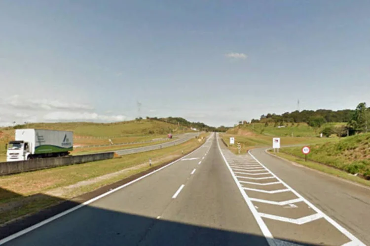 
	Rodovia: as pistas da Ayrton Senna est&atilde;o todas liberadas e o tr&acirc;nsito flui bem
 (Reproduão/ Google Street View)