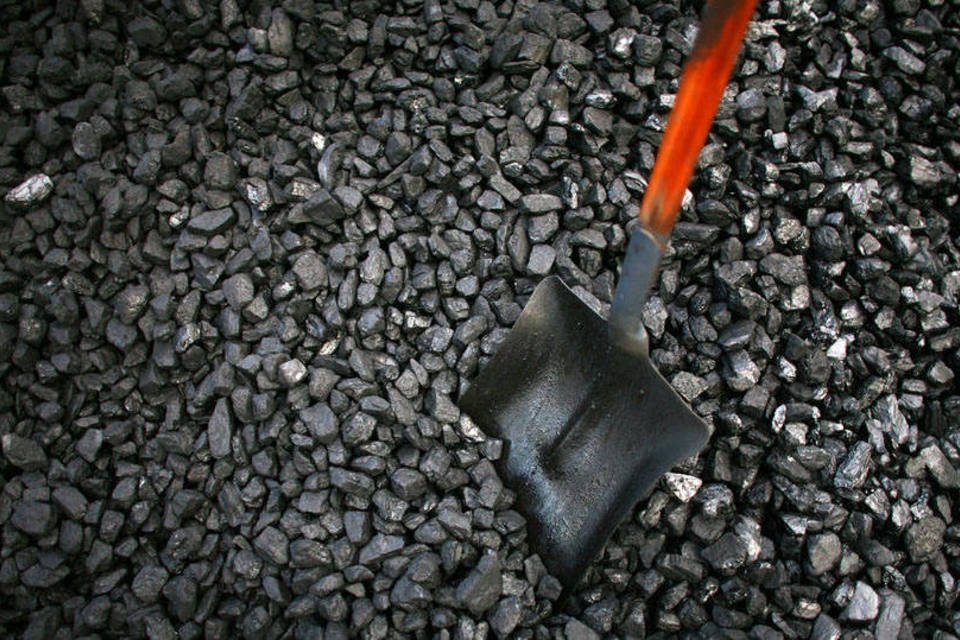 Consumo mundial de carvão deve cair até 2021